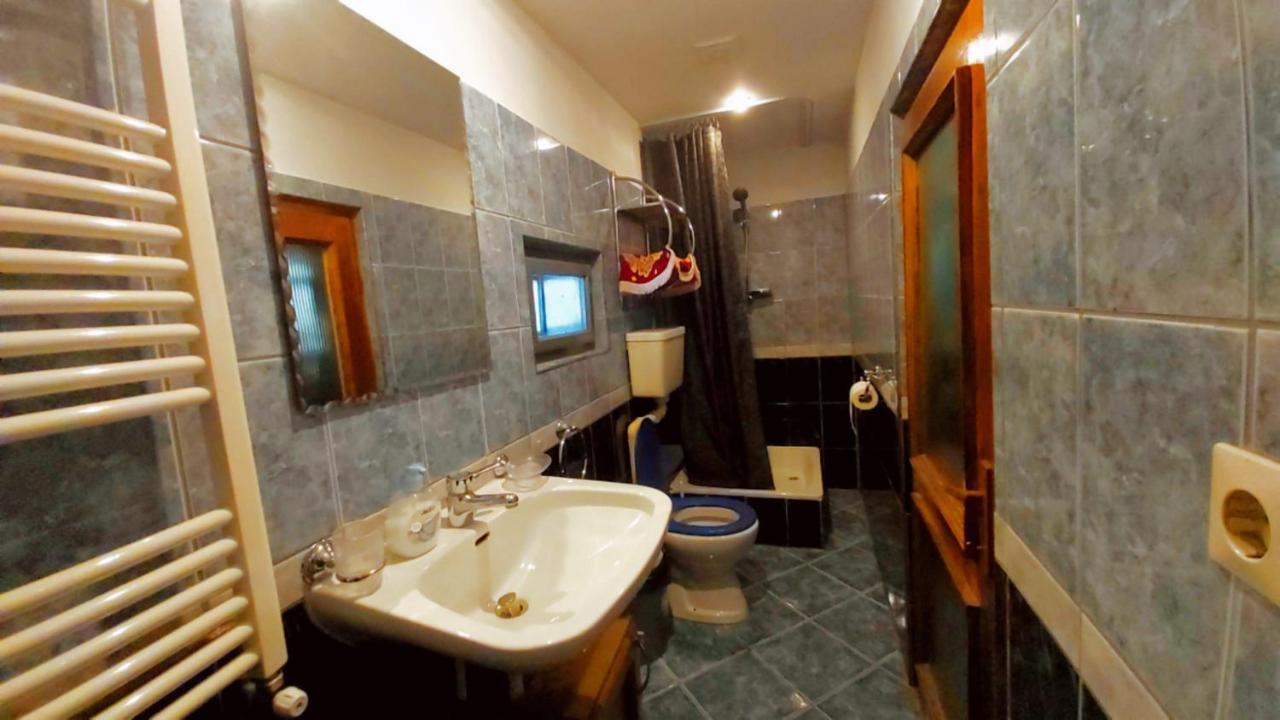 Casa Toth Din Tipterai Hotel Felsővisó Kültér fotó